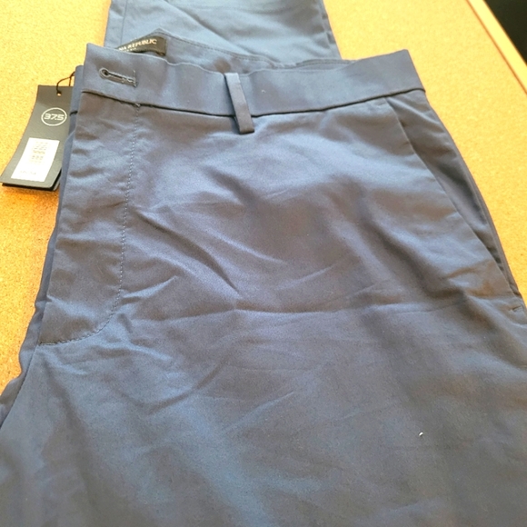 Banana Republic Slim Fit Core Temp Talilores Performance  Pants NWT 37.5 - Picture 3 of 7